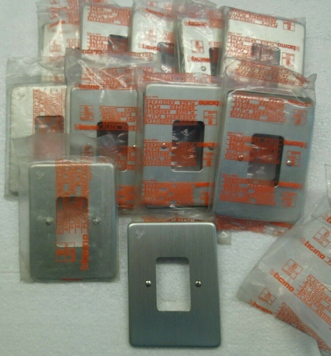 Placca bticino serie piuma art.032 per doppio interruttore alluninio anodizzato