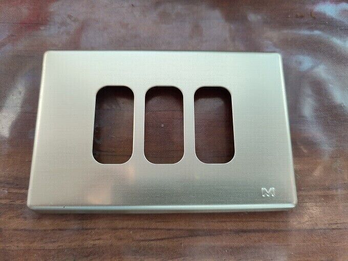 PLACCA MOLVENO LEGRAND GL2000 ORO IN ALLUMINIO 1,2,3 POSTI